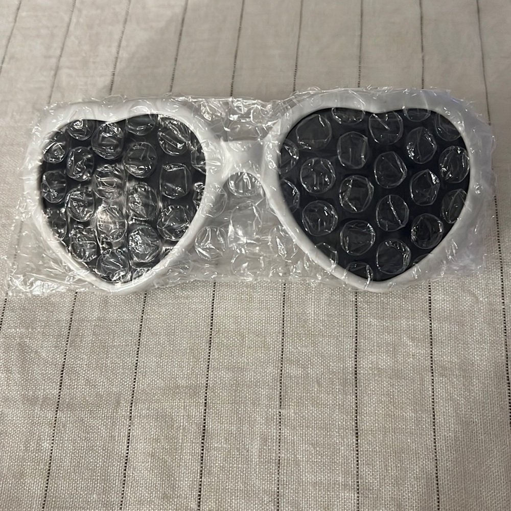 Never worn w/ tags! Heart shaped white sunnies!